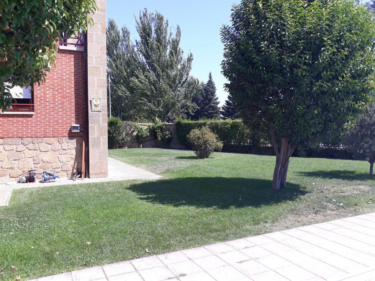 Preciosa Casa Independiente Con Piscina Cubierta Y Gran Jardin Privados Haro Luaran gambar